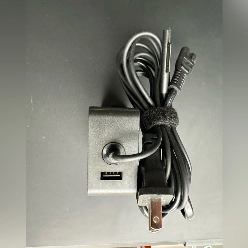 Surface Pro replacement AC Adapter - Picture 3 of 5